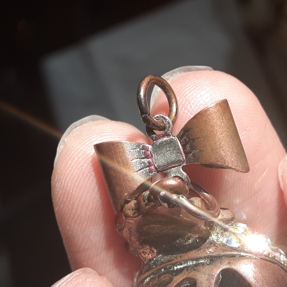 Betsey Johnson Skull and Hearts Pendant - Picture 8 of 13